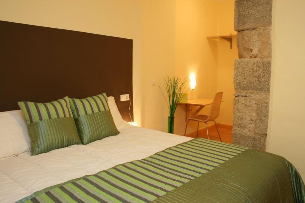 Apartamentos Caceres Bilik gambar