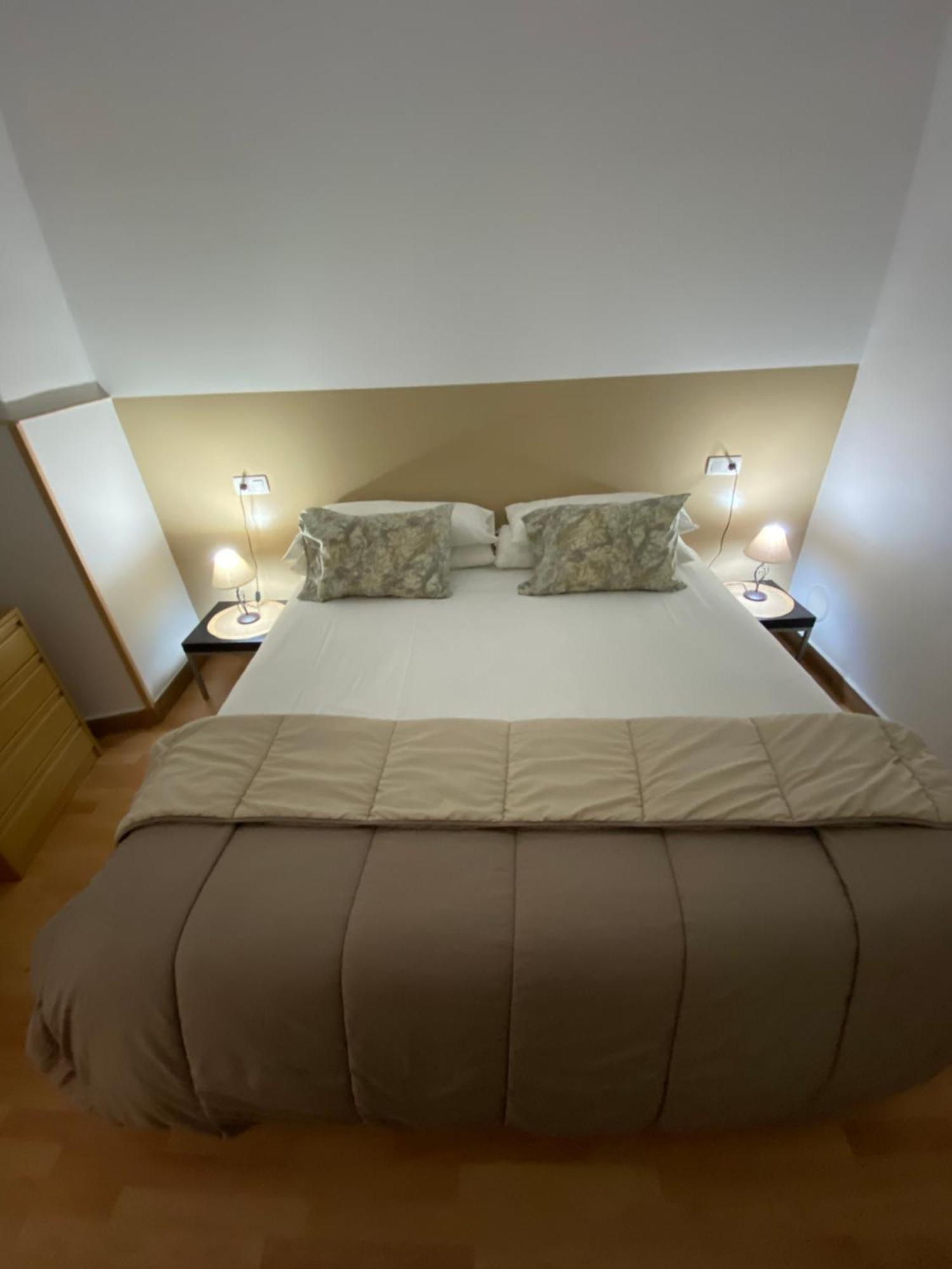 Apartamentos Caceres Luaran gambar