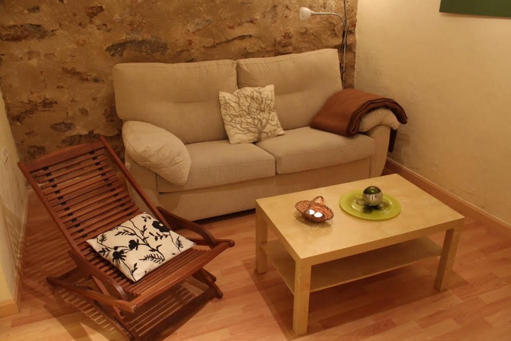 Apartamentos Caceres Bilik gambar